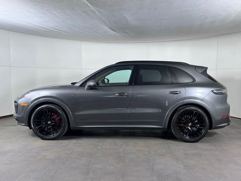 Used 2023 Porsche Cayenne GTS AWD/4WD image 2