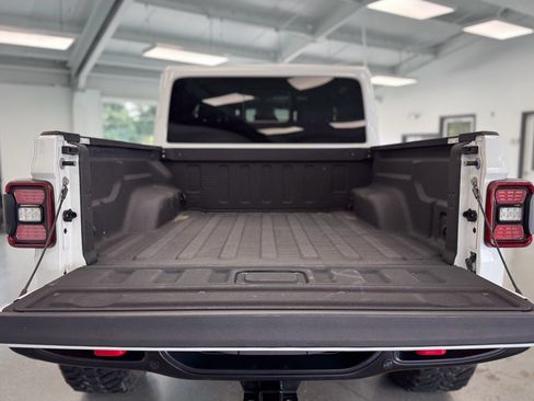 Used 2021 Jeep Gladiator Rubicon AWD/4WD image 26