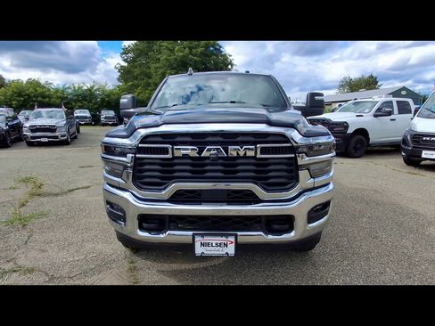 Used 2026 RAM 2500 Big Horn AWD/4WD image 3
