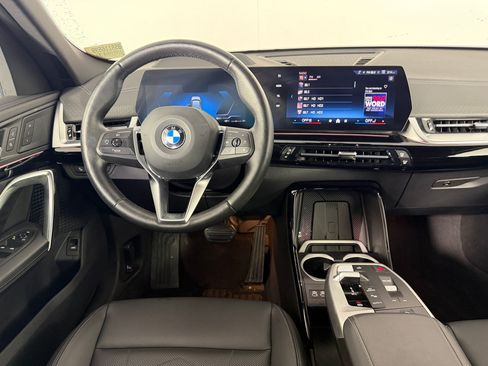 Used 2025 BMW X2 xDrive28i AWD/4WD image 30