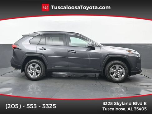 Used 2022 Toyota RAV4 XLE w/ Convenience Package FWD image 1