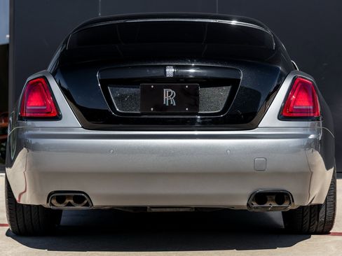 Used 2017 Rolls-Royce Wraith image 10