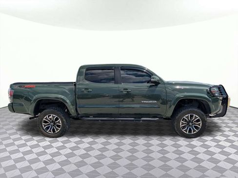 Used 2022 Toyota Tacoma TRD Sport w/ Technology Package AWD/4WD image 2