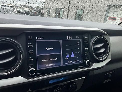Used 2022 Toyota Tacoma SR5 AWD/4WD image 19