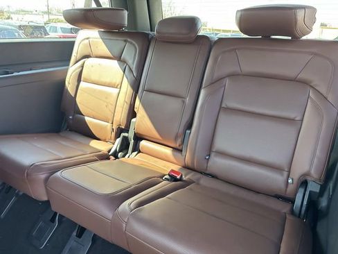 New 2026 Lincoln Navigator L Reserve AWD/4WD image 18