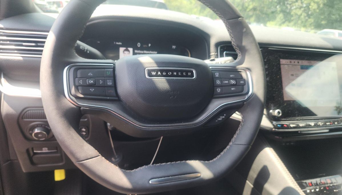Used 2024 Jeep Wagoneer Series II AWD/4WD image 7