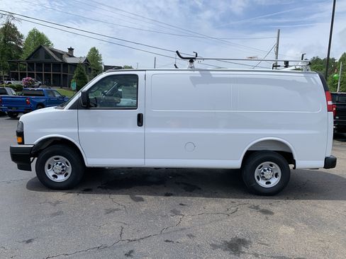 New 2025 Chevrolet Express 2500 w/ Driver Convenience Package image 4