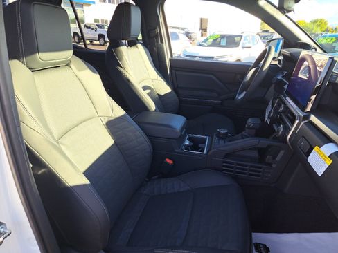 New 2025 Toyota 4Runner 4WD image 33