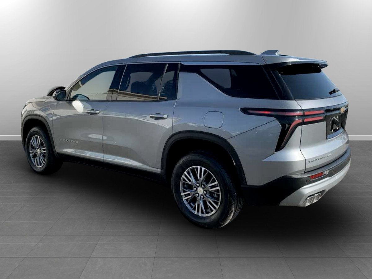 Used 2026 Chevrolet Traverse LT AWD/4WD image 5