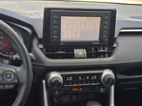 Used 2020 Toyota RAV4 XLE w/ Convenience Package FWD image 15