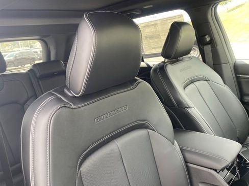 New 2025 Jeep Grand Cherokee Overland image 30