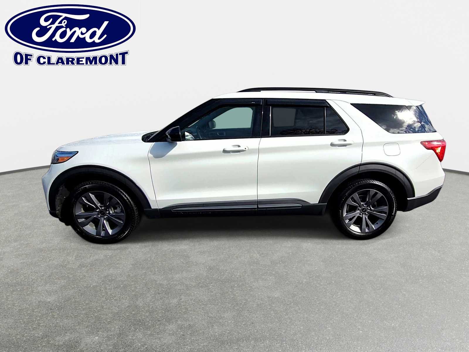Used 2023 Ford Explorer XLT w/ Equipment Group 202A AWD/4WD image 5