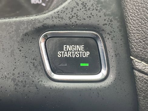 Used 2023 GMC Acadia SLE w/ Driver Convenience Package image 9