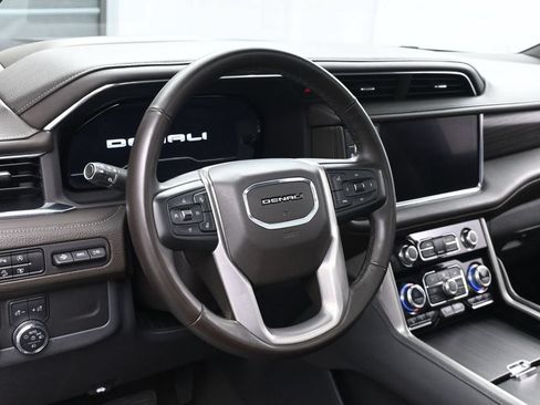 Used 2023 GMC Yukon XL Denali AWD/4WD image 25