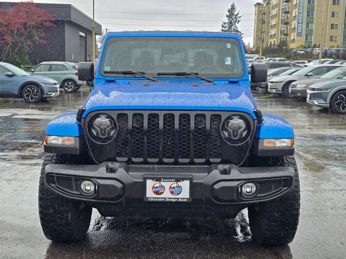 Used 2023 Jeep Gladiator Sport AWD/4WD image 3