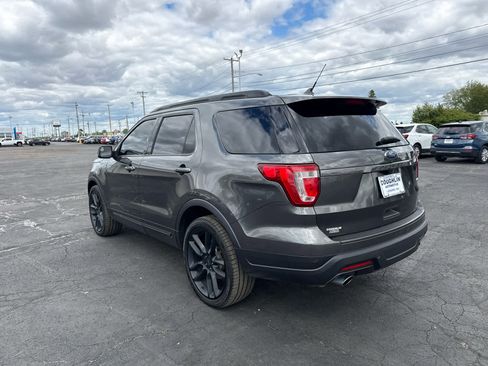 Used 2018 Ford Explorer XLT w/ Equipment Group 202A AWD/4WD image 3