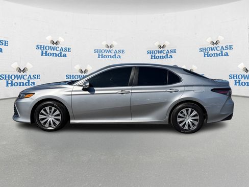 Used 2022 Toyota Camry LE image 4
