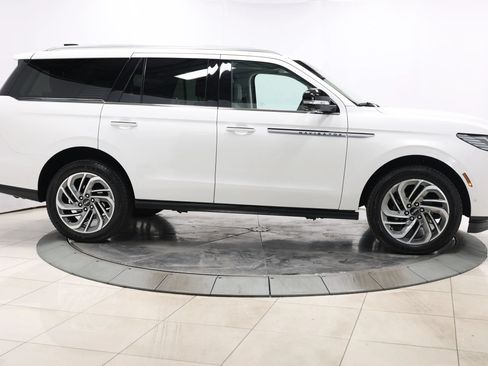 Used 2025 Lincoln Navigator Reserve AWD/4WD image 86