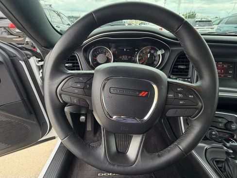 Used 2017 Dodge Challenger SXT RWD image 13