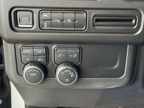 Used 2024 Chevrolet Tahoe LT AWD/4WD image 39
