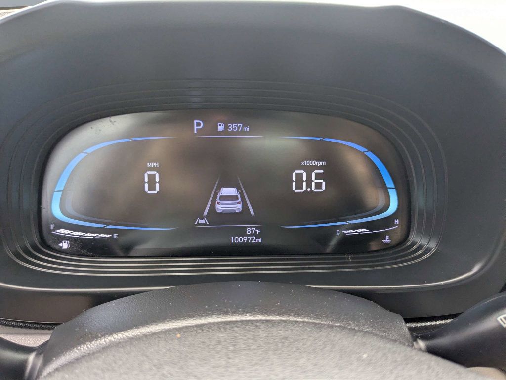 Used 2023 Hyundai Venue SEL FWD image 33