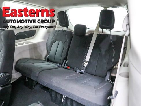 Used 2023 Chrysler Voyager LX image 26