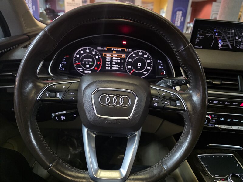 Used 2017 Audi Q7 3.0T Premium Plus w/ Premium Plus Package AWD/4WD image 28