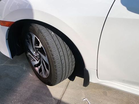 Used 2018 Honda Civic EX image 8