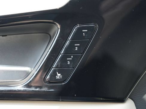 Used 2025 Acura MDX SH-AWD w/ Technology Package image 29