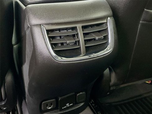 Used 2018 Chevrolet Malibu LT w/ Leather Package image 29