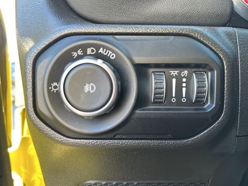 Used 2022 Jeep Wrangler Unlimited Sahara w/ LED Lighting Group image 29