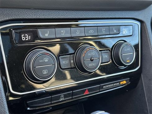 Used 2022 Volkswagen Atlas SEL Premium image 38