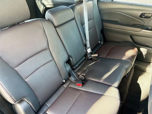 Used 2024 Honda Passport Black Edition image 28