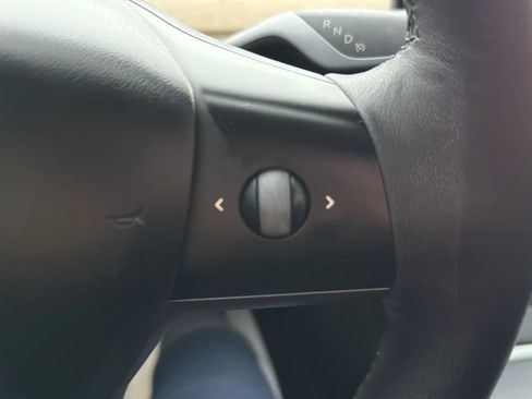 Used 2022 Tesla Model 3 Long Range AWD/4WD image 18