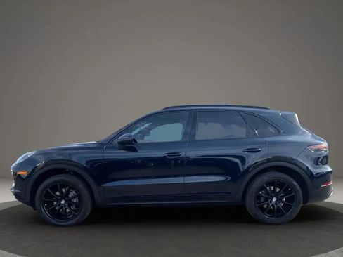 Used 2019 Porsche Cayenne Sport Utility 4D image 3