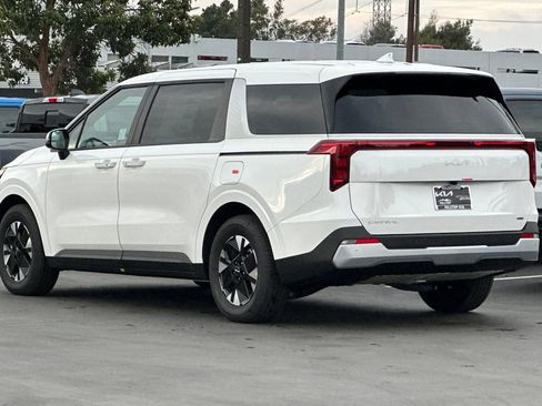 New 2026 Kia Carnival LXS image 6