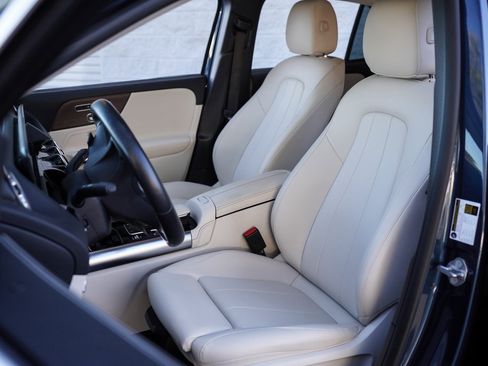 Used 2022 Mercedes-Benz GLA 250 4MATIC w/ Premium Package Lite image 22