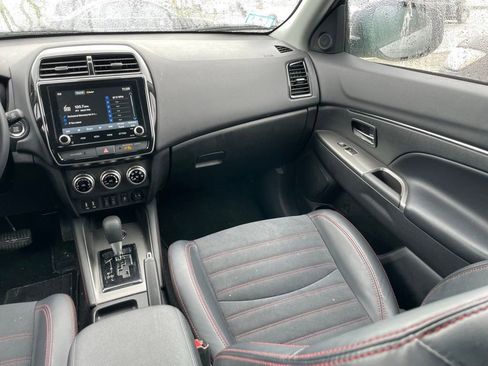 Used 2025 Mitsubishi Outlander Sport SE AWD/4WD image 9