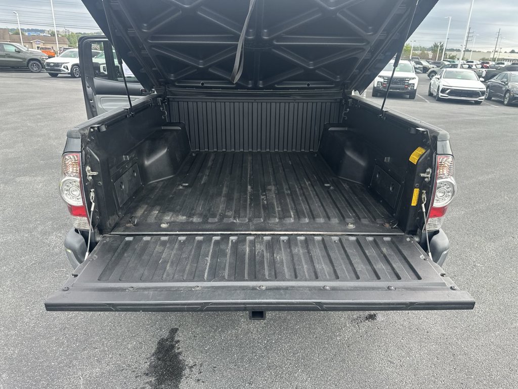 Used 2015 Toyota Tacoma 4x4 Double Cab w/ SR5 Package image 29