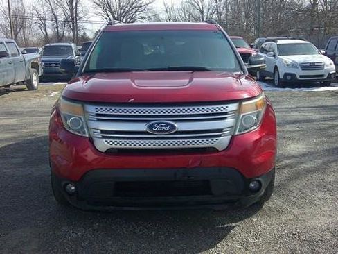 Used 2011 Ford Explorer XLT w/ Trailer Tow Pkg image 2