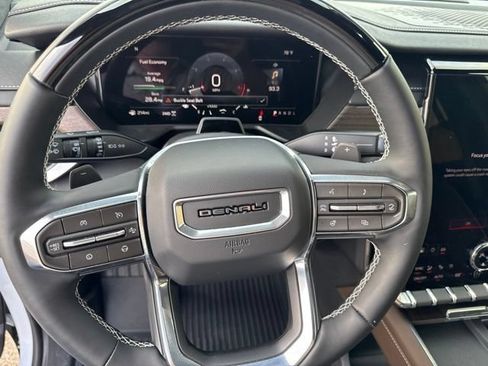 Used 2026 GMC Acadia Denali Ultimate w/ LPO, Floor Liner Package AWD/4WD image 31