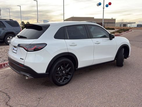 Certified 2025 Honda HR-V Sport image 6