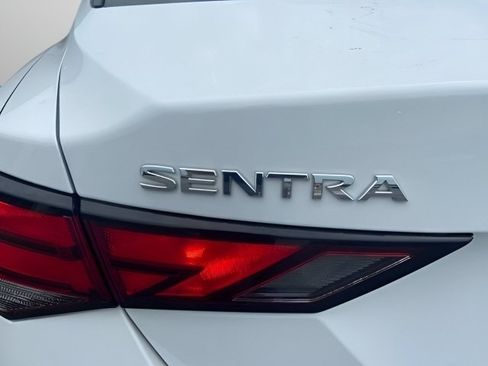 Used 2024 Nissan Sentra SV FWD image 9