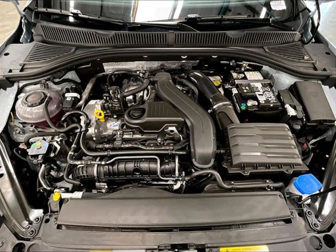 Used 2025 Volkswagen Jetta SE w/ Sunroof Package image 13