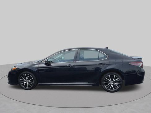 Used 2023 Toyota Camry SE FWD image 5