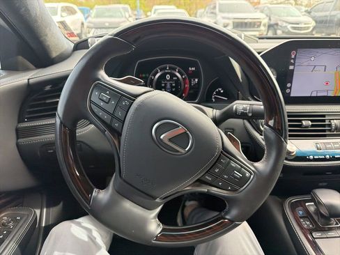 Used 2022 Lexus LS 500 w/ Interior Upgrade Package image 14