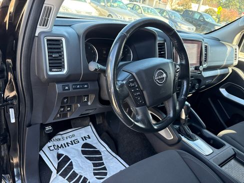 Used 2022 Nissan Frontier SV image 27