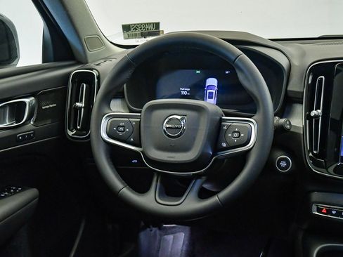 Certified 2025 Volvo XC40 B5 Plus w/ Climate Package image 12