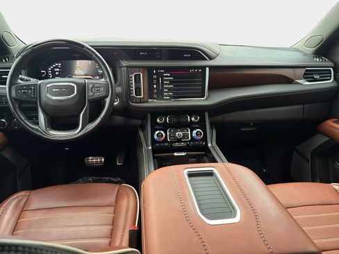 Used 2023 GMC Yukon Denali Ultimate w/ LPO, Floor Liner Package AWD/4WD image 13