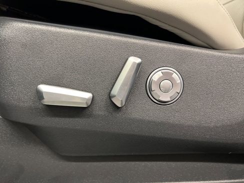 New 2025 Lincoln Navigator Reserve image 30